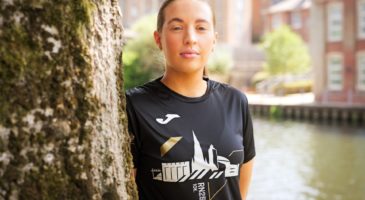 woman in black tshirt